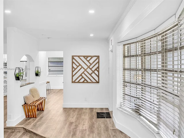 5200 Monroe St, Hollywood FL 33021