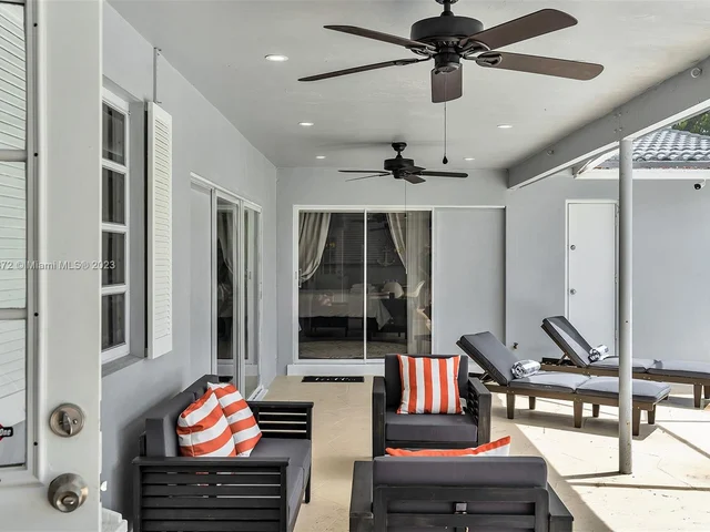 5200 Monroe St, Hollywood FL 33021