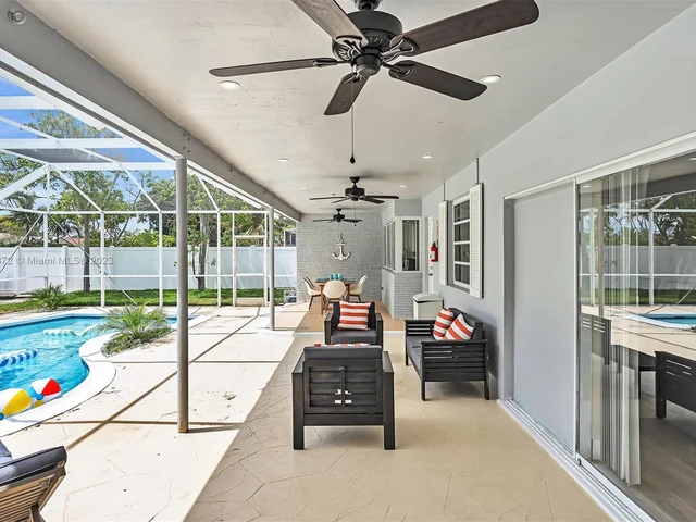 5200 Monroe St, Hollywood FL 33021