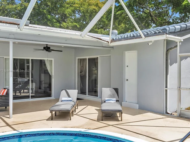 5200 Monroe St, Hollywood FL 33021