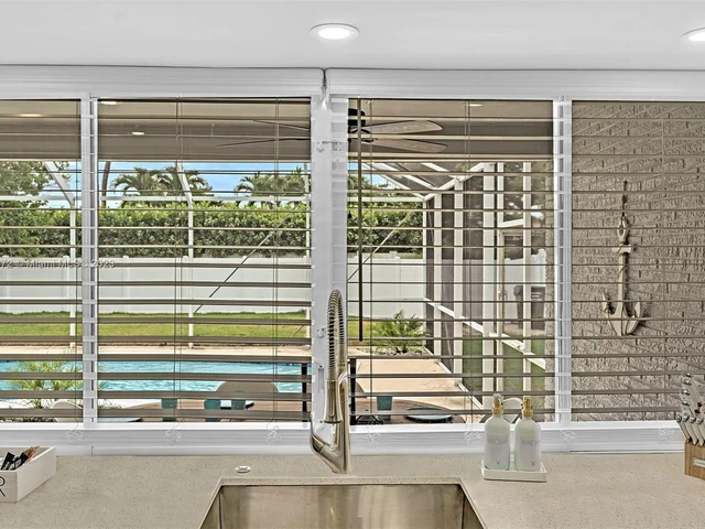 5200 Monroe St, Hollywood FL 33021