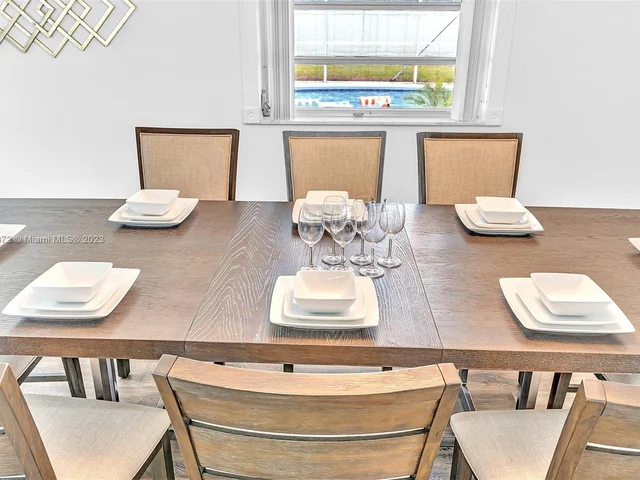 5200 Monroe St, Hollywood FL 33021