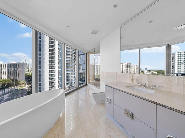 15701 Collins Ave # 905, Sunny Isles Beach FL 33160
