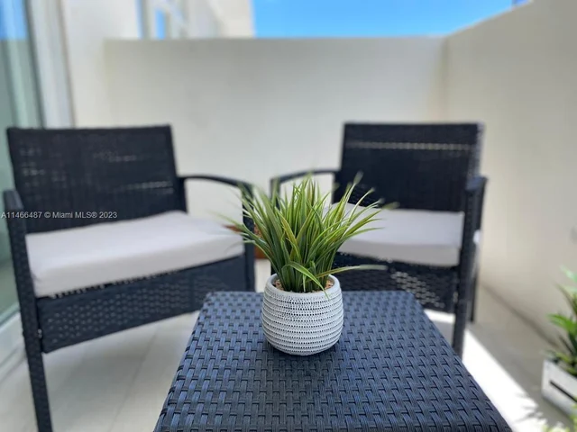 5601 Collins Ave # 412A, Miami Beach FL 33140