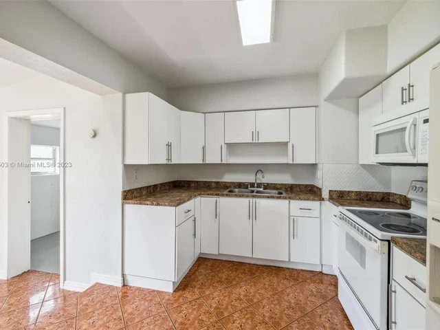 1700 NW 9th Ct, Homestead FL 33030