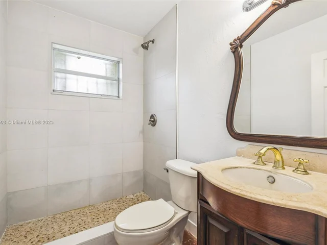 1700 NW 9th Ct, Homestead FL 33030