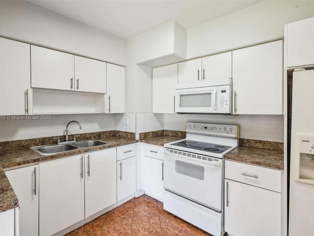 1700 NW 9th Ct, Homestead FL 33030