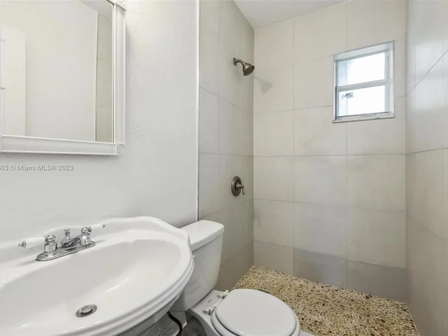 1700 NW 9th Ct, Homestead FL 33030