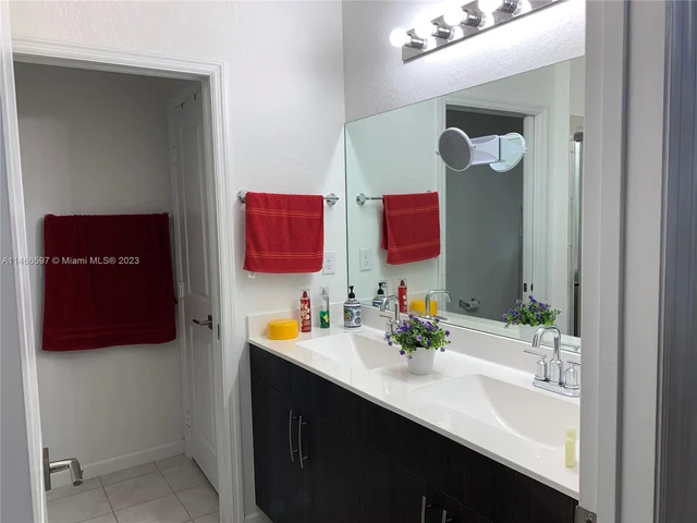 27343 SW 132nd Pl, Homestead FL 33032