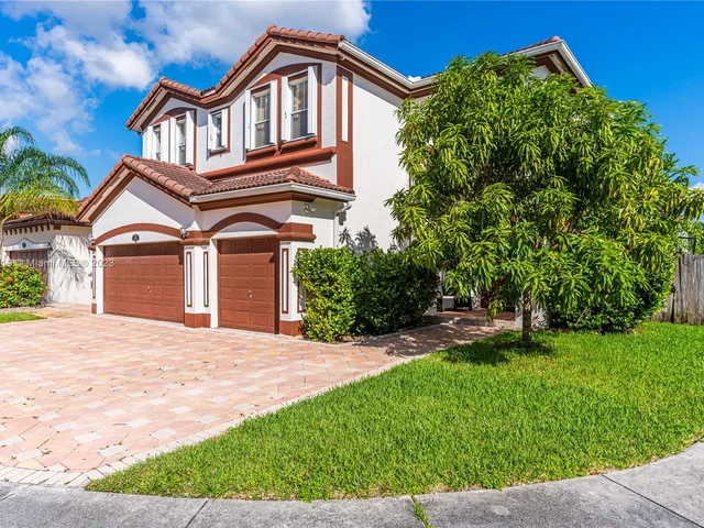 15051 SW 18th Ter, Miami FL 33185