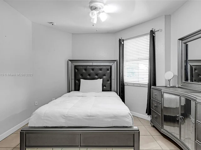 15051 SW 18th Ter, Miami FL 33185