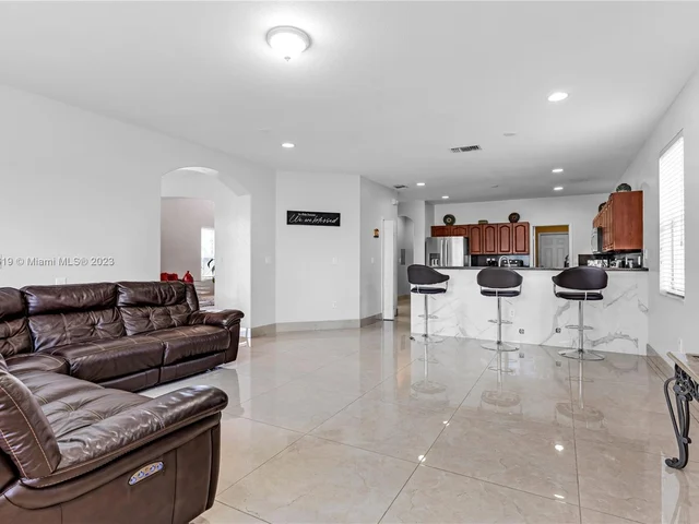 15051 SW 18th Ter, Miami FL 33185