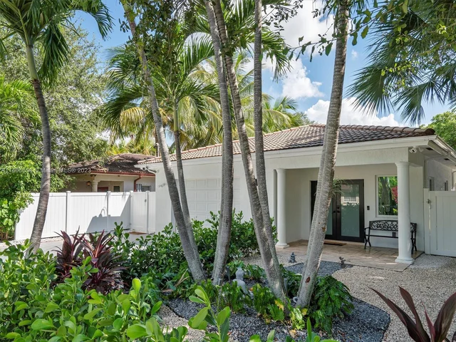 11843 W Biscayne Canal Rd, Miami FL 33161