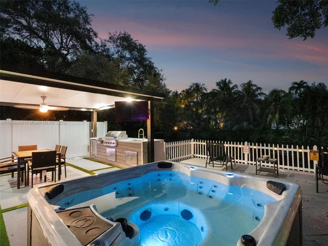 11843 W Biscayne Canal Rd, Miami FL 33161