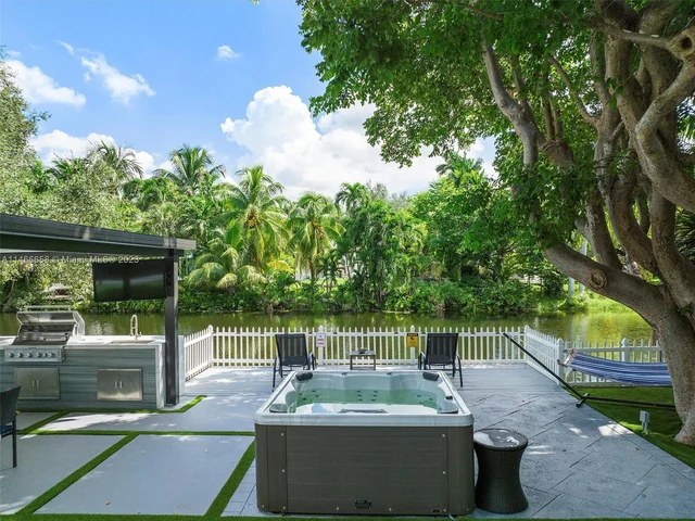 11843 W Biscayne Canal Rd, Miami FL 33161