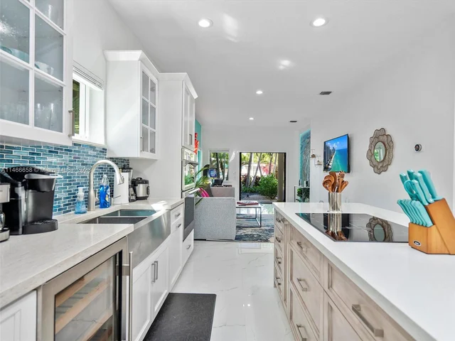 11843 W Biscayne Canal Rd, Miami FL 33161