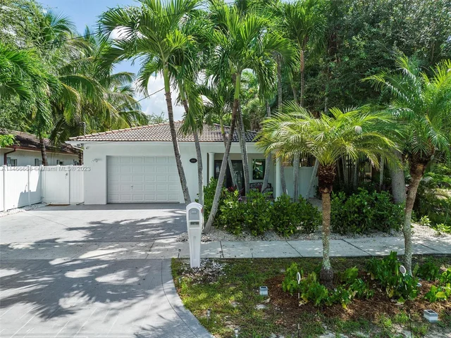 11843 W Biscayne Canal Rd, Miami FL 33161