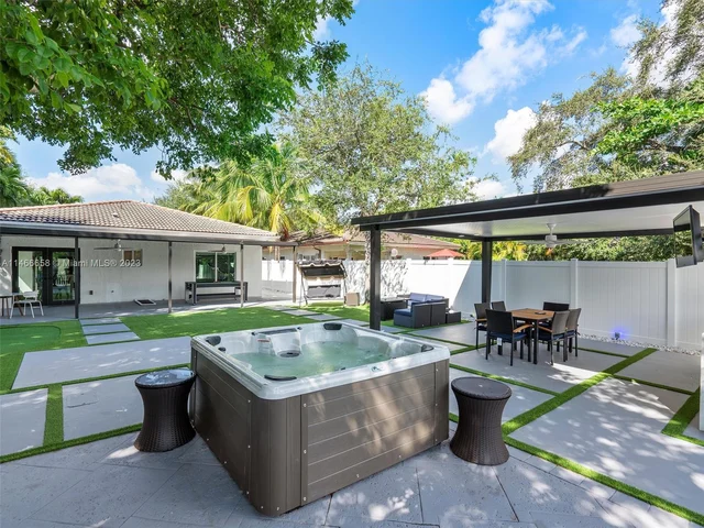 11843 W Biscayne Canal Rd, Miami FL 33161