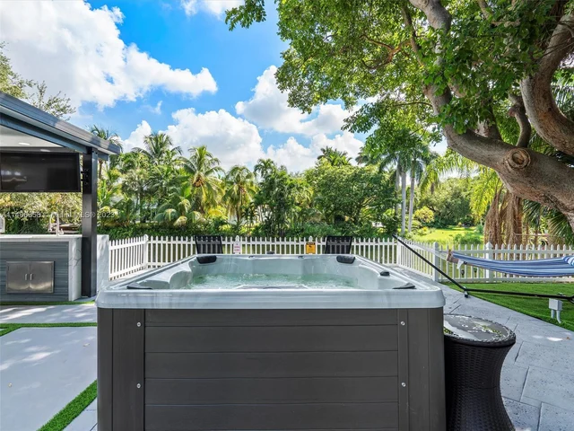 11843 W Biscayne Canal Rd, Miami FL 33161