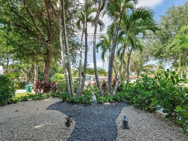 11843 W Biscayne Canal Rd, Miami FL 33161