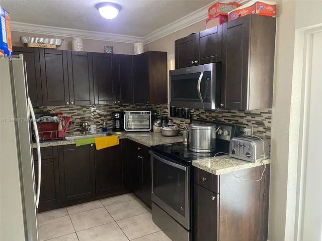 3230 NW 171st Ter, Miami Gardens FL 33056