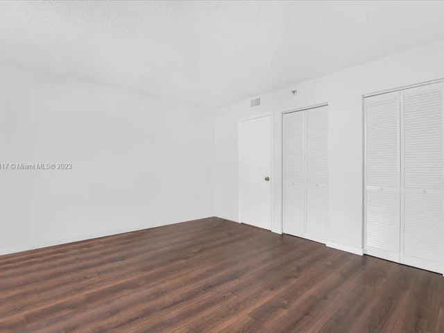 4000 Towerside Ter # 1704, Miami FL 33138