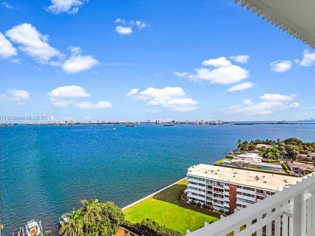 4000 Towerside Ter # 1704, Miami FL 33138