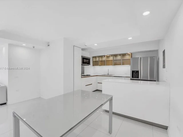 4000 Towerside Ter # 1704, Miami FL 33138