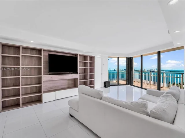 4000 Towerside Ter # 1704, Miami FL 33138