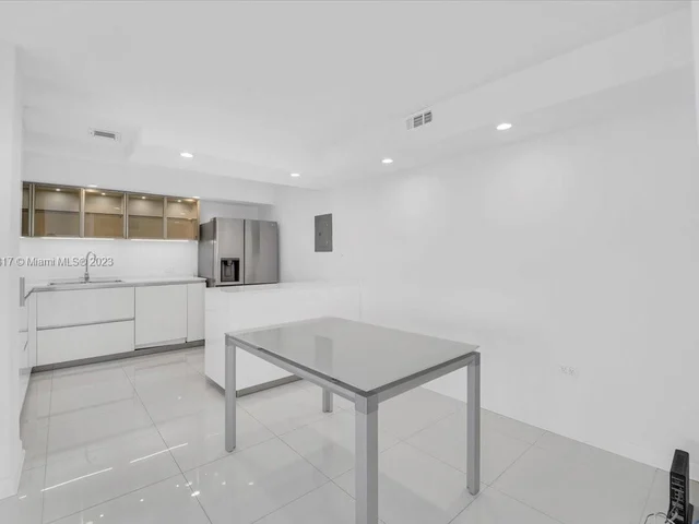 4000 Towerside Ter # 1704, Miami FL 33138