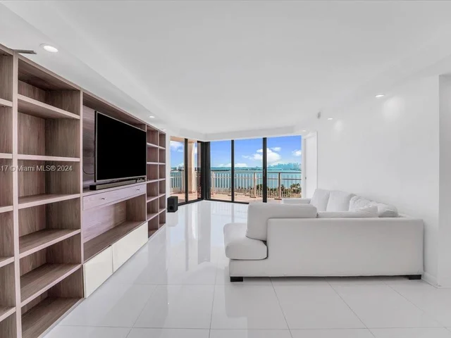 4000 Towerside Ter # 1704, Miami FL 33138