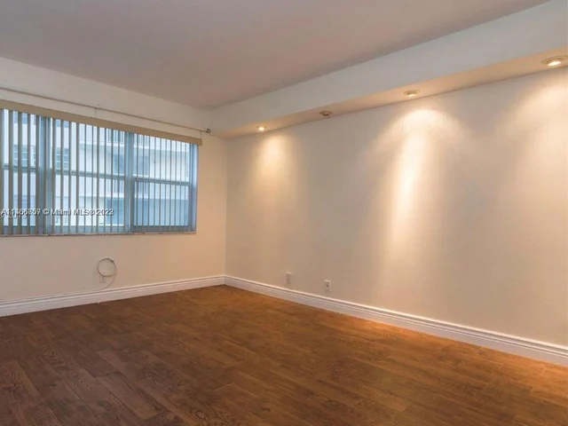 121 Golden Isles Dr # 307, Hallandale Beach FL 33009