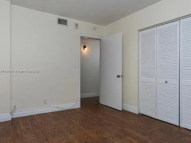 121 Golden Isles Dr # 307, Hallandale Beach FL 33009