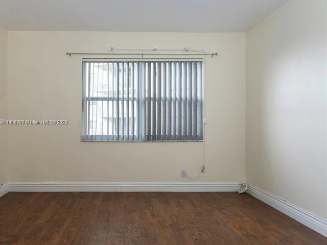 121 Golden Isles Dr # 307, Hallandale Beach FL 33009