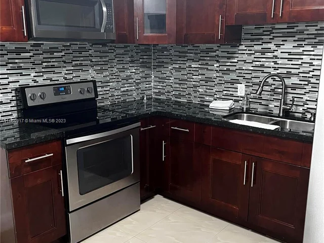 2431 Arthur St # 2431, Hollywood FL 33020