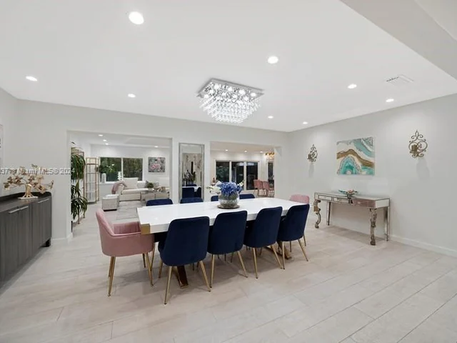 4630 Royal Palm Ave, Miami Beach FL 33140