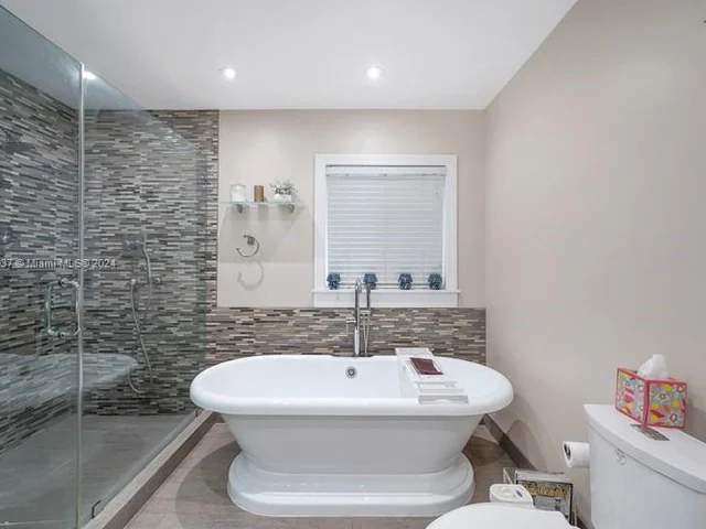 4630 Royal Palm Ave, Miami Beach FL 33140