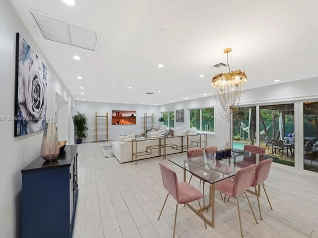 4630 Royal Palm Ave, Miami Beach FL 33140