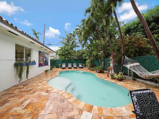 4630 Royal Palm Ave, Miami Beach FL 33140