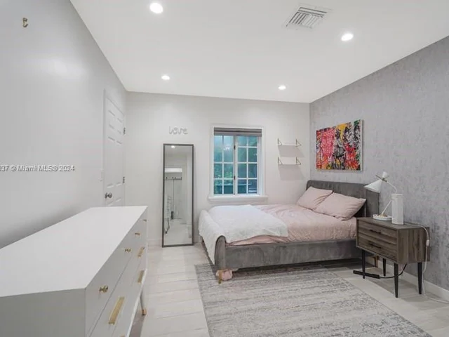 4630 Royal Palm Ave, Miami Beach FL 33140