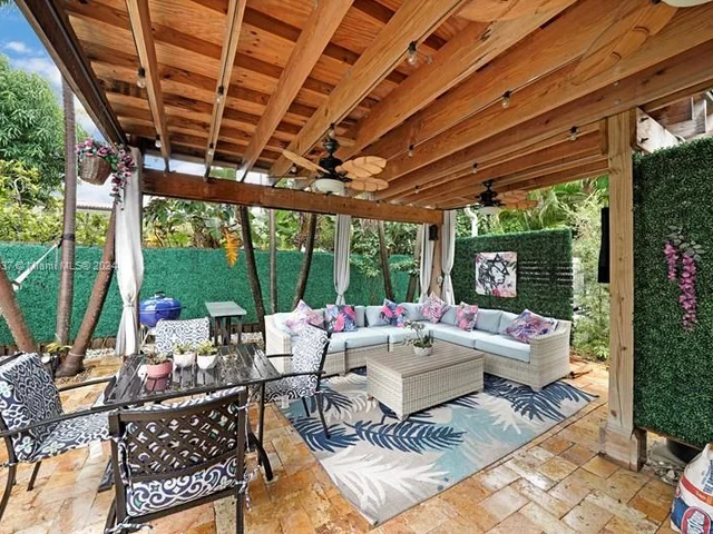 4630 Royal Palm Ave, Miami Beach FL 33140