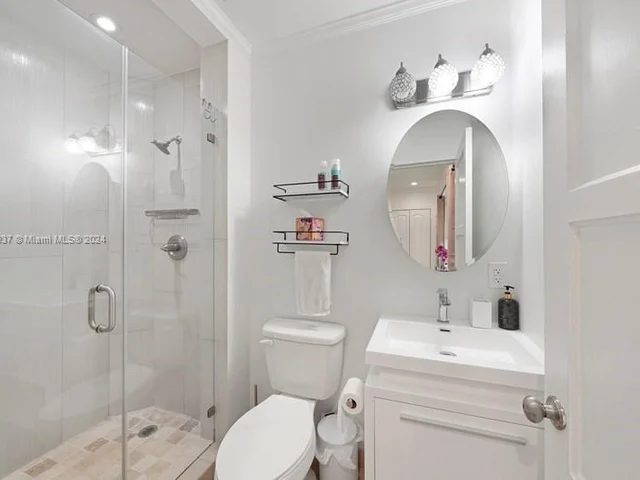 4630 Royal Palm Ave, Miami Beach FL 33140