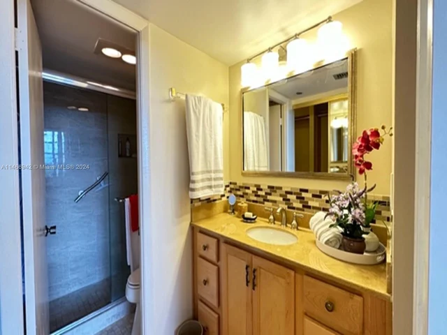 1300 Saint Charles Pl # 519, Pembroke Pines FL 33026