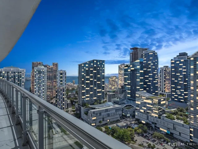 92 SW 3rd St # 4004, Miami FL 33130