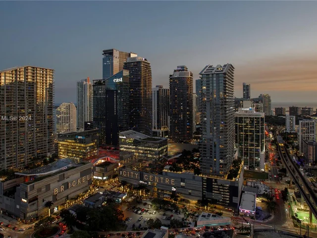 92 SW 3rd St # 4004, Miami FL 33130