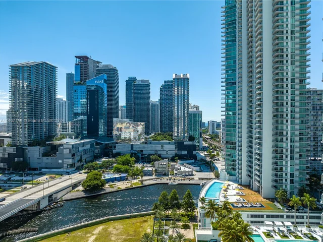 92 SW 3rd St # 4004, Miami FL 33130