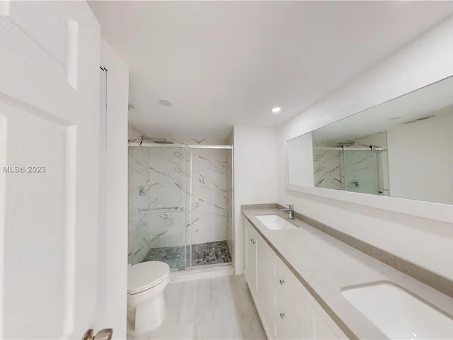 1000 W Island Blvd # 1812, Aventura FL 33160