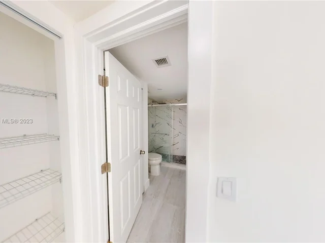 1000 W Island Blvd # 1812, Aventura FL 33160