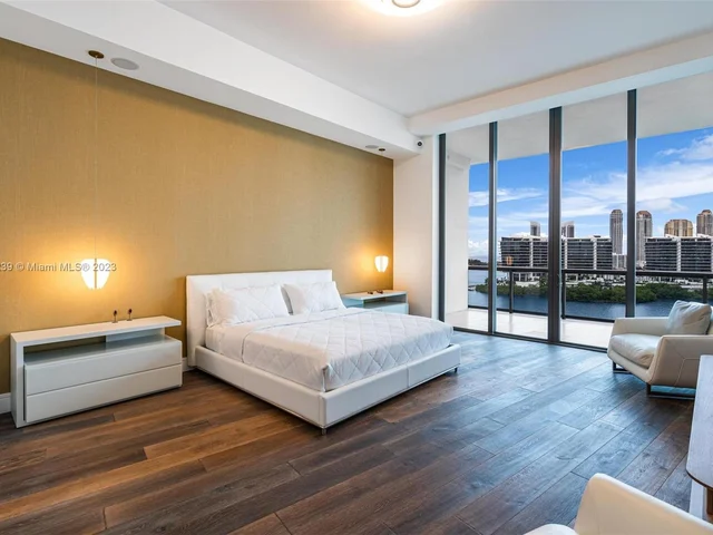 3300 NE 188th St, Aventura FL 33180