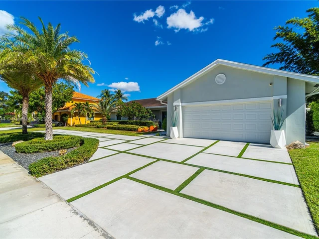 441 NW 201st Ave, Pembroke Pines FL 33029